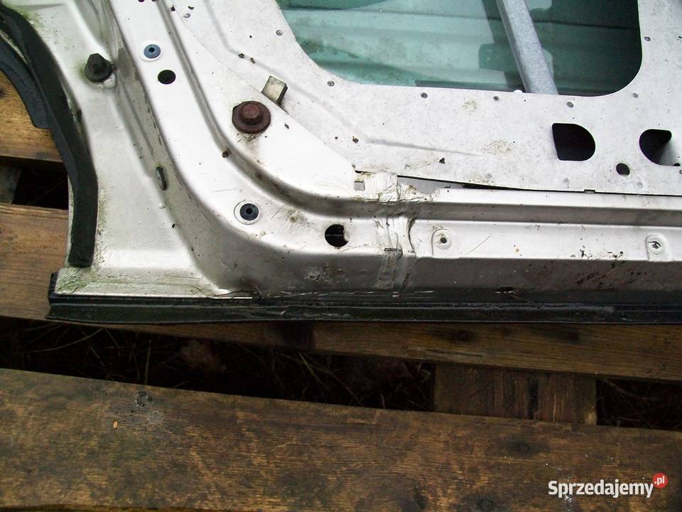 Audi 100 C3 Sedan Cygaro Drzwi tylne lewe lewy osobowe Drzwi