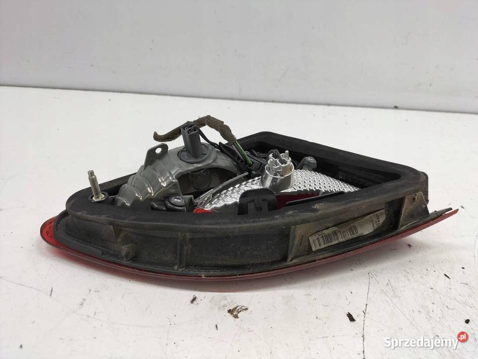 LAMPA TYŁ W KLAPĘ PRAWA SEDAN EU LIFT 90015173