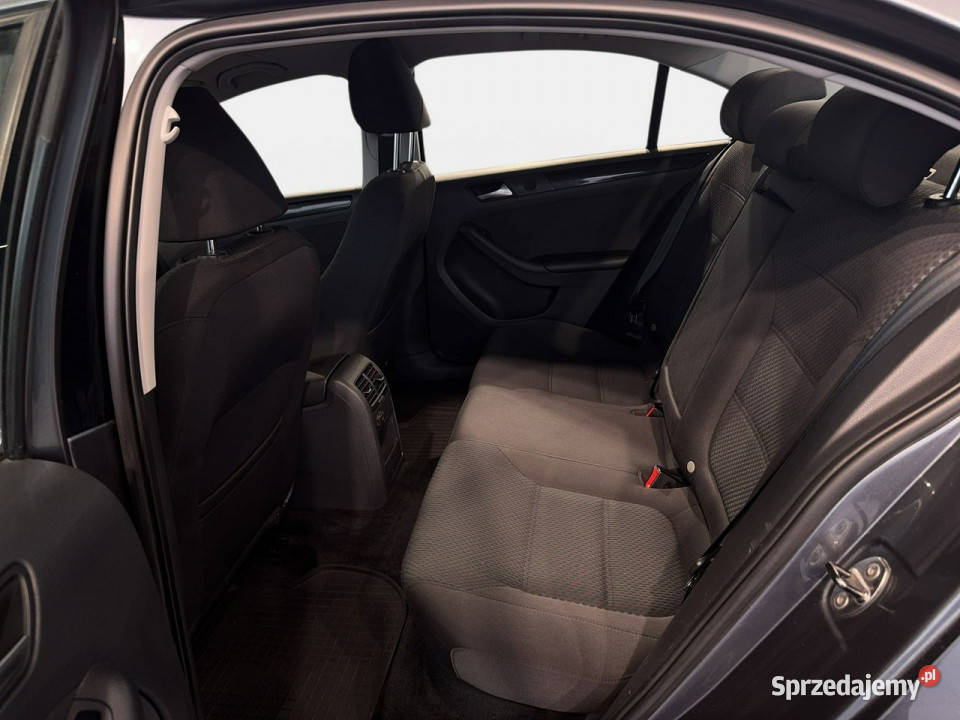 Volkswagen Jetta Comfortline 14TSI 122 M6 2013 r Jetta Myślenice