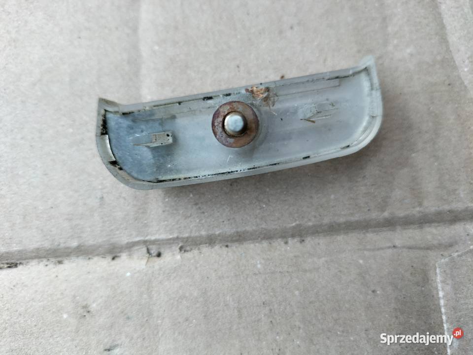 AUDI 80B4 80 B4 OSŁONA MASKOWNICA HALOGENU PRAWA Motoryzacja