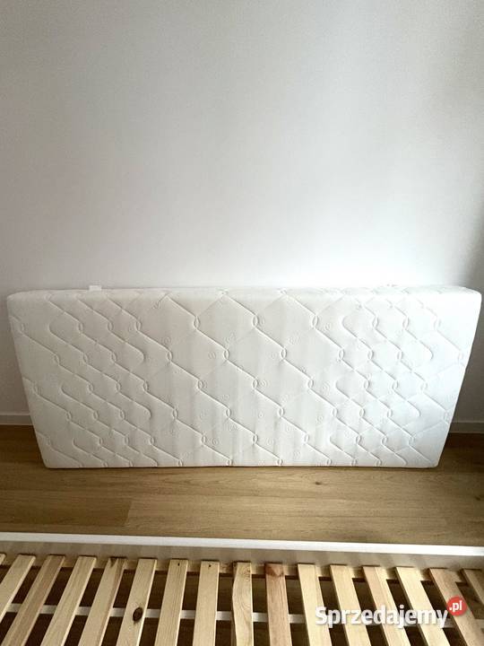 Łóżko z materacem 90x200 Kraków sprzedam