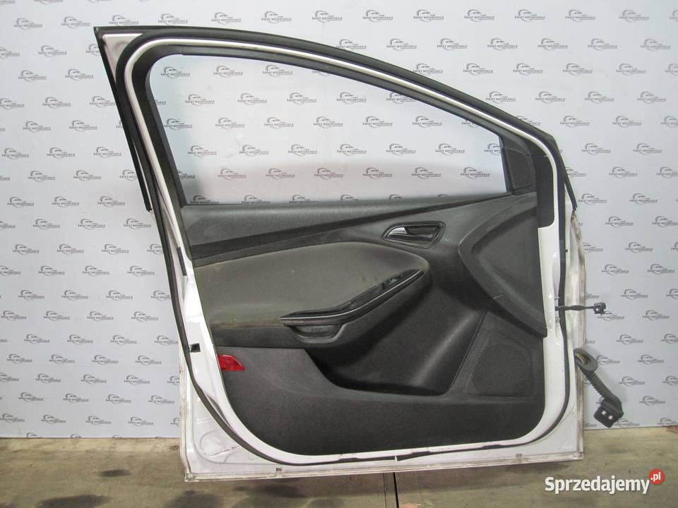 FORD FOCUS MK3 III 13r drzwi lewe przód