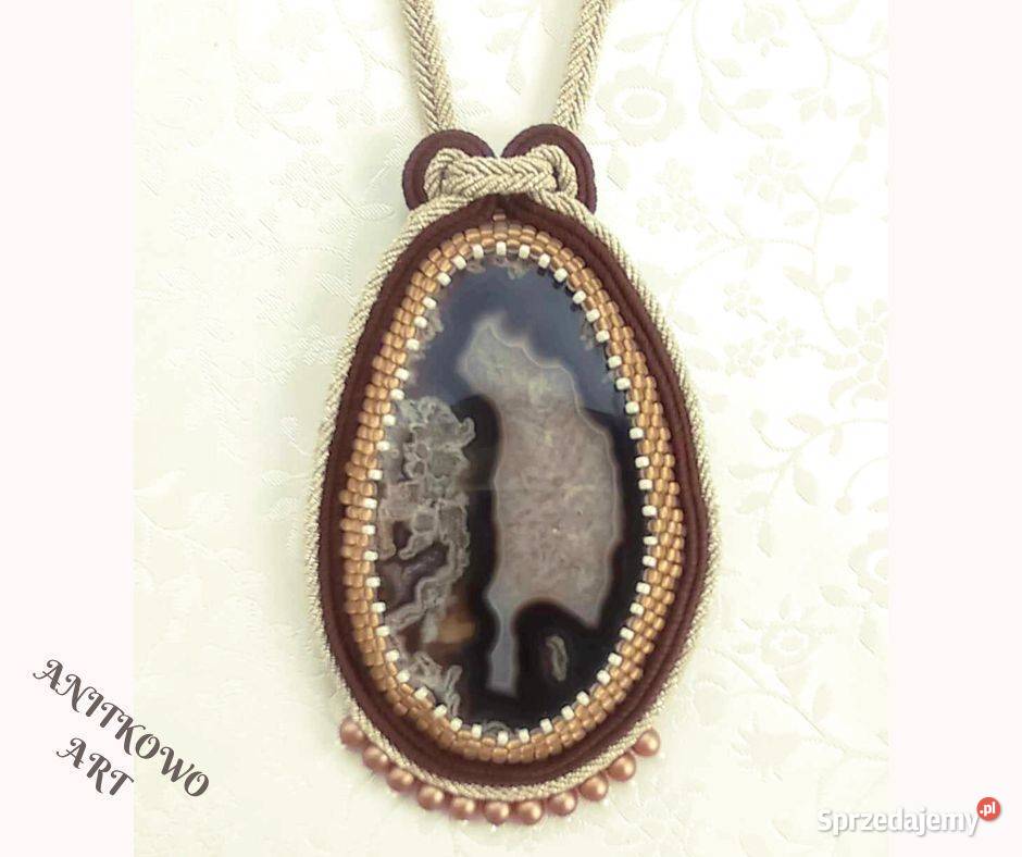 WISIOR Z AGATEM beżowy SUTASZ Warszawa