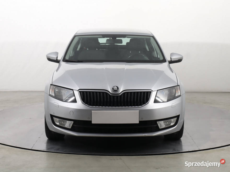 Skoda Octavia 14 TSI światła przeciwmgielne Katowice