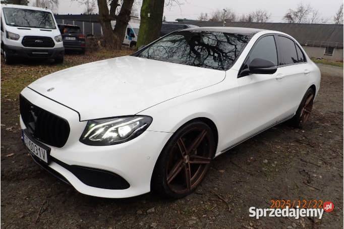 MERCEDESBENZ E 220 D 2019 195000 ccm 195 Warszawa