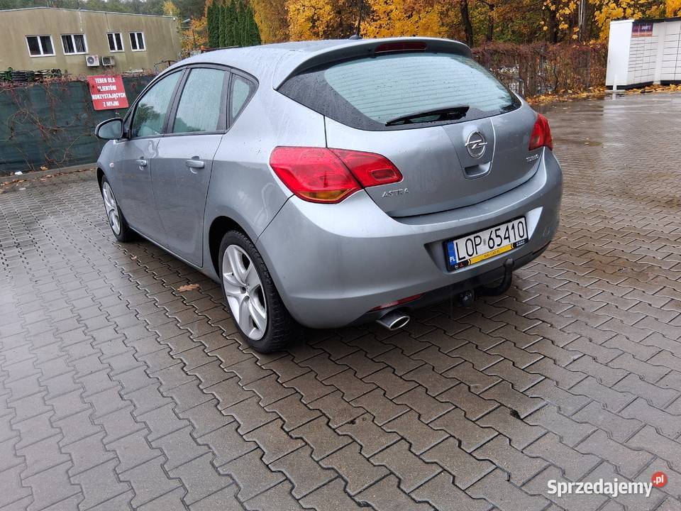 Opel Astra J 2010r 14TBLpg6Biegowy wielofunkcyjna kierownica Poniatowa