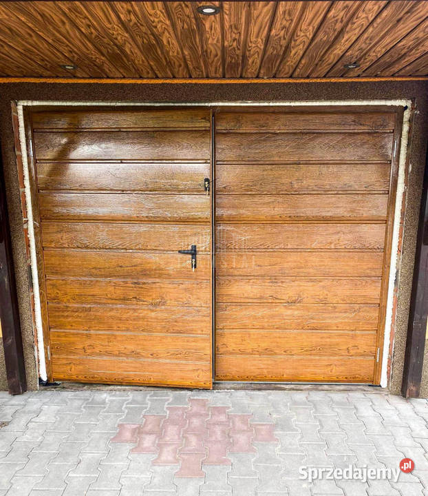 Bramy garażowe na wymiar dwuskrzydłowe ocieplone