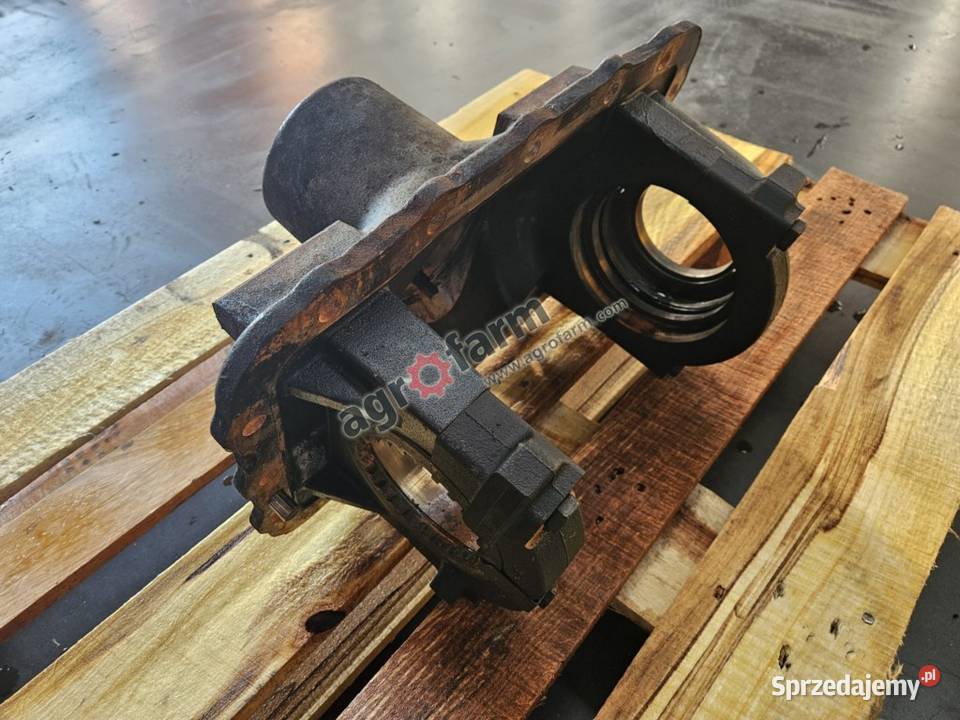 Obudowa dyferencjału Massey Ferguson 8660 8730 Byków