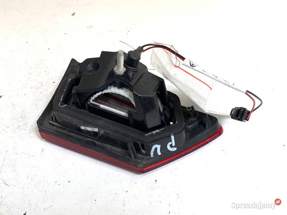 LAMPA TYŁ PRAWA WEWNĘTRZNA RENAULT CLIO IV Lampy tylne sprzedam