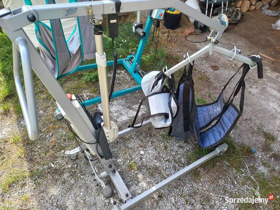 Podnośnik rehabilitacyjny aksfoldy elektryczny
