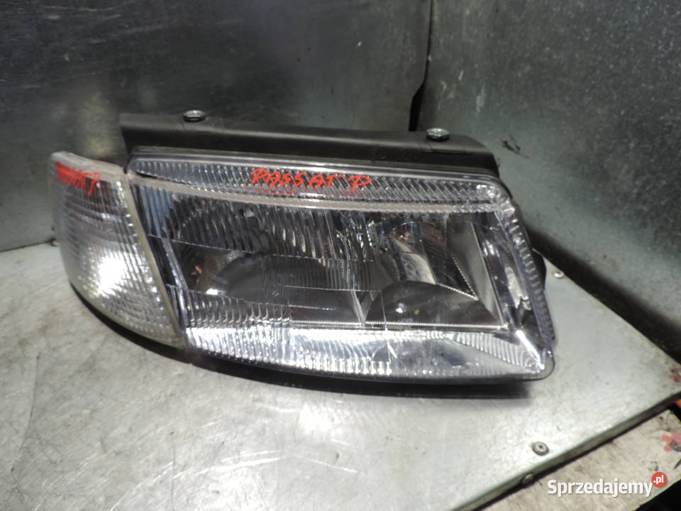 VW PASSAT B5 PRZED LIFT LAMPA PRAWA PRZEDNIA prawe Nowy Sącz