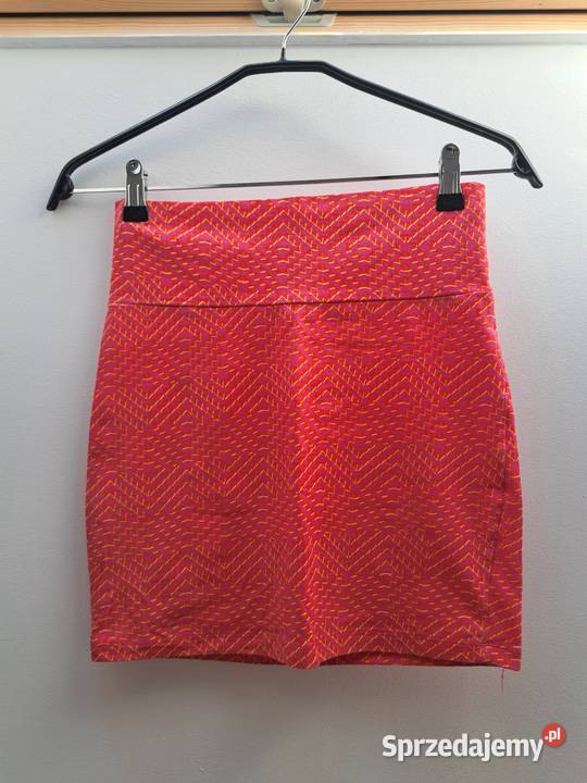 Czerwona spódnica mini Charlotte Russe S Trąbki Wielkie