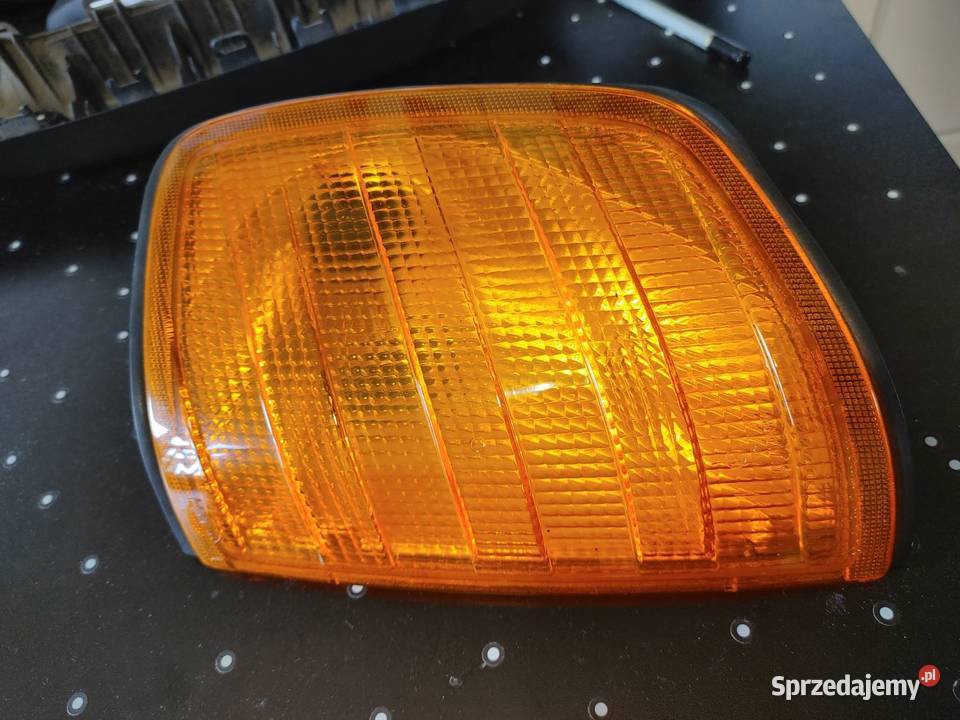 Mercedes W124 Kierunkowskazy Przednie Hella Białystok