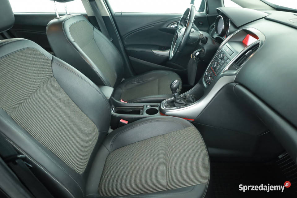 Opel Astra 14 T czarny Piaseczno