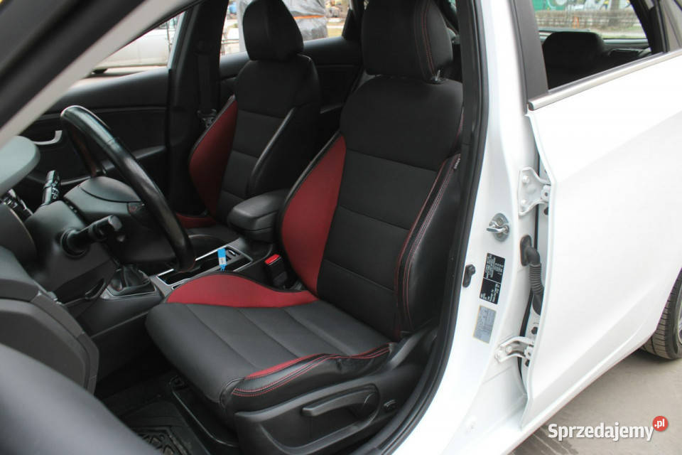 Hyundai i30 OrglakierBogate światła LED Gliwice