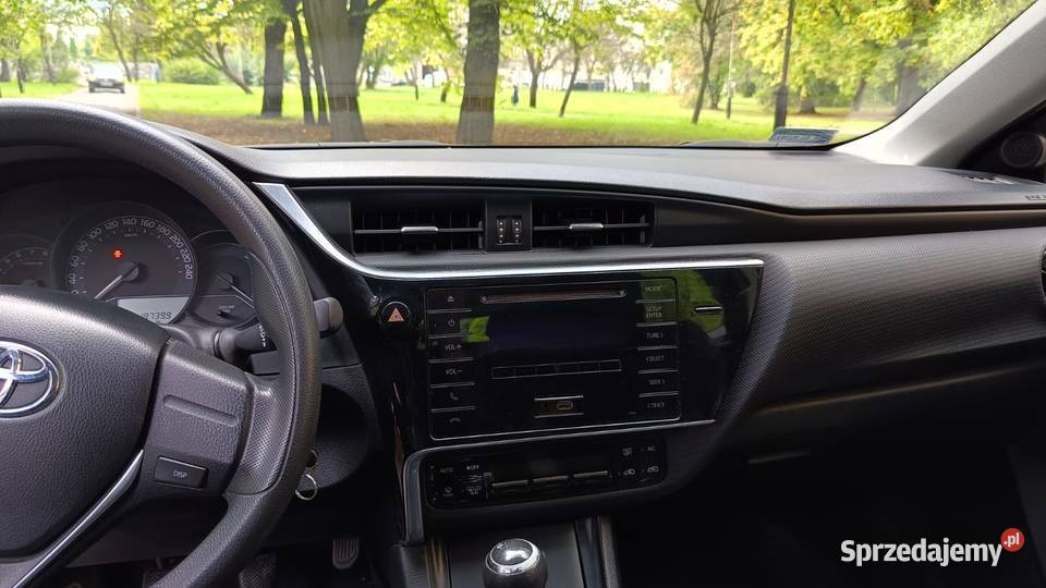 Toyota Auris benzynagaz lift 2015 salon Polska łódzkie Łódź