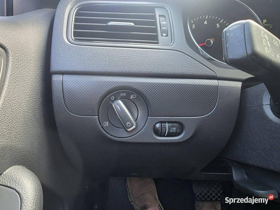 Volkswagen Jetta 14 TSI 150 Automat Kamera Klima przyciemniane szyby