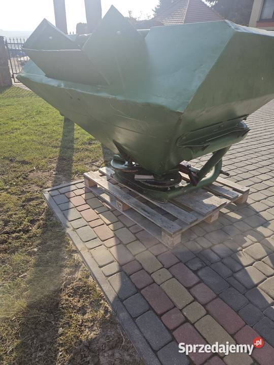 Rozsiewacz amazone 700l sprzedam