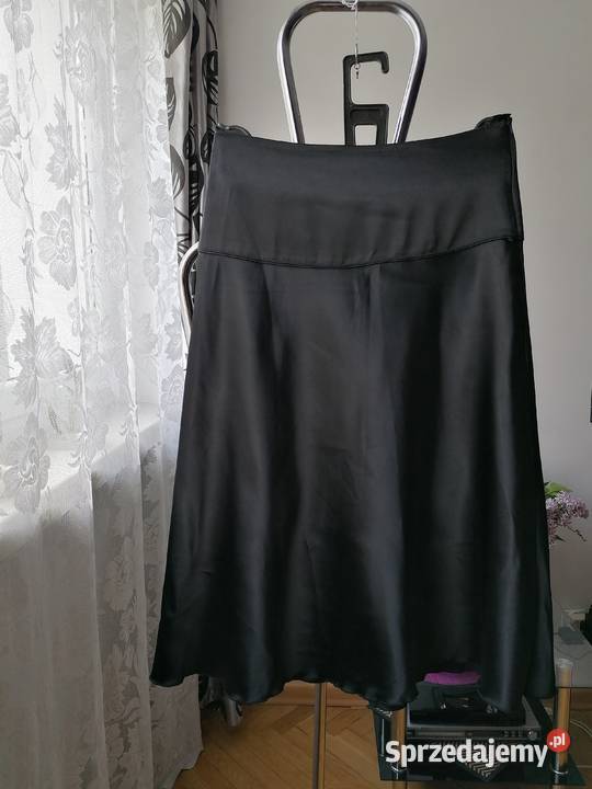ROZKLOSZOWANA DŁUGA CZARNA SPÓDNICA Z WYSOKIM Rozmiar 38(M) Łódź