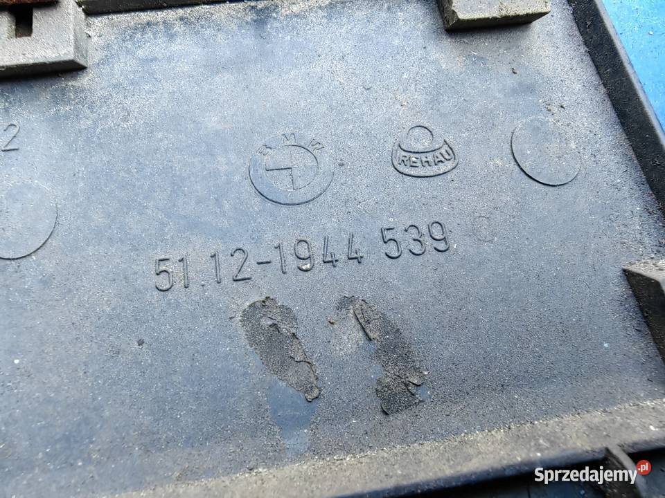 Zaślepka zderzaka tył tylnego BMW E34 Żory sprzedam