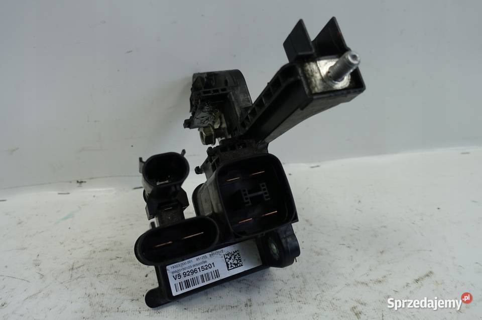 BMW F30 F31 30 D BEZPIECZNIK AKUMULATORA sprzedam