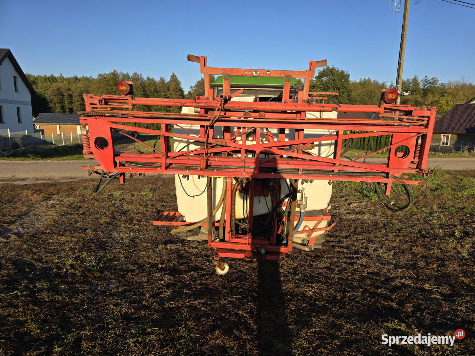 Opryskiwacz zawieszany HOLDER F712H 1000 L 12 m Serwatki