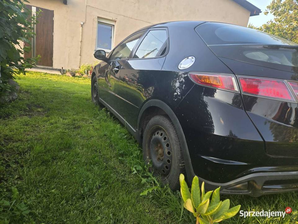 Honda Civic VIII UFO 14 benzyna Polanów