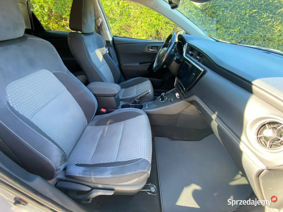 Toyota Auris II 2012 Auris Sadlno