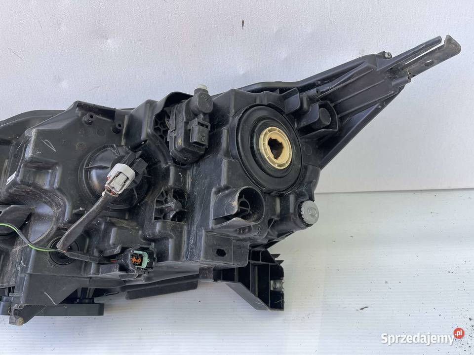 NISSAN QASHQAI J11 PRAWA LAMPA PRZÓD osobowe Ostroróg