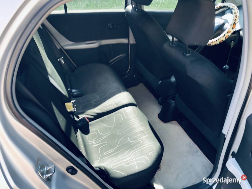 Toyota Yaris FL 10VVTi 69 Klimatyzacja 5drzwi Przeworsk sprzedam