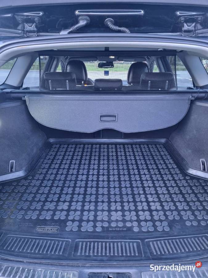 Toyota Avensis Toyota Avensis T27 2011 Wagon lakier metallic Olsztyn