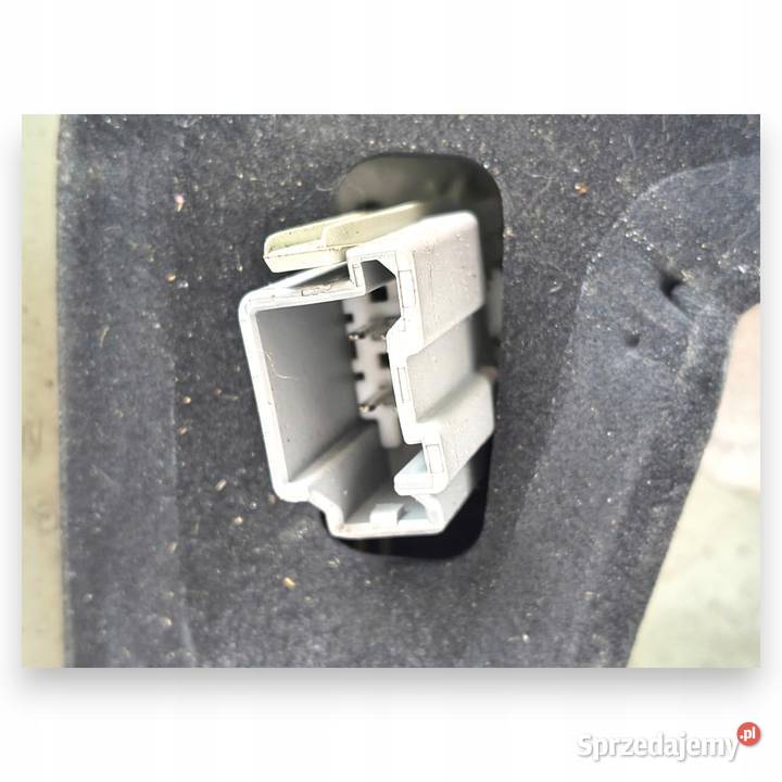 LAMPA PRAWA Volvo V70 III XC70 20072013 tylna Chełm