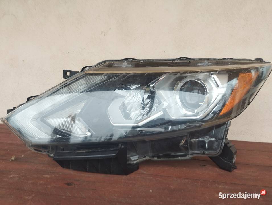 Lampa przednia Nissan rogiem sport Qashqai j11 mazowieckie Skórzec