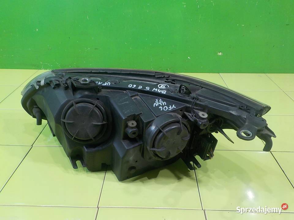 BMW 5 E61 25 B 06r KOMBI lampa prawa przod sprzedam