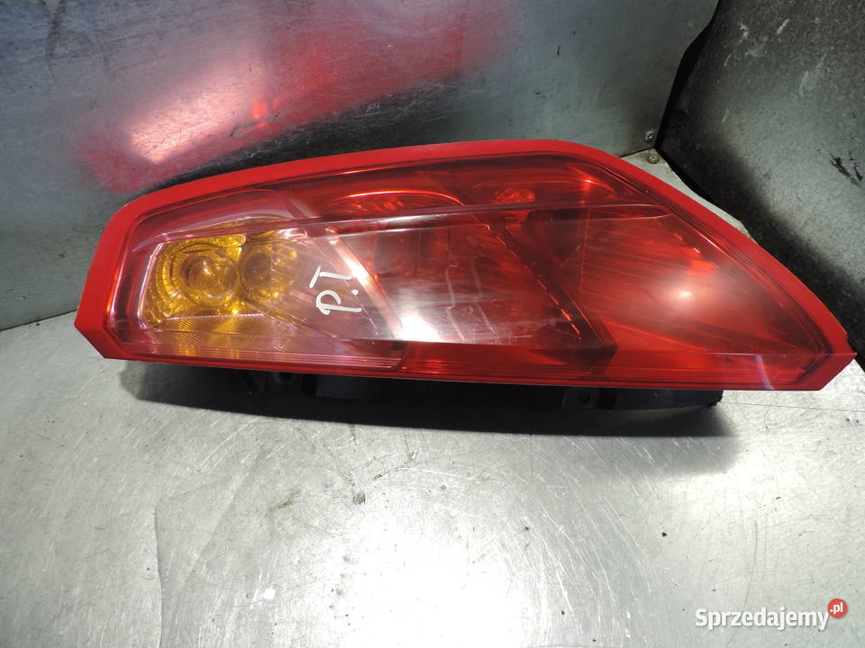 FIAT GRANDE PUNTO LAMPA PRAWY TYŁ 5D