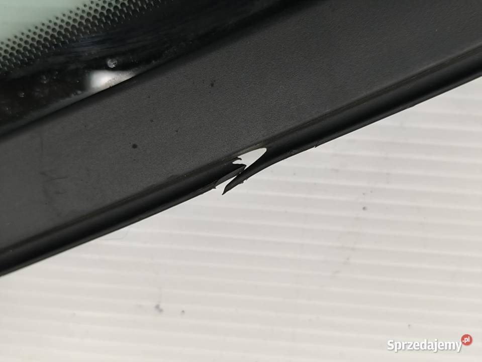 SZYBA KAROSERYJNA TRÓJKĄT CHROM LEWA FORD FIESTA