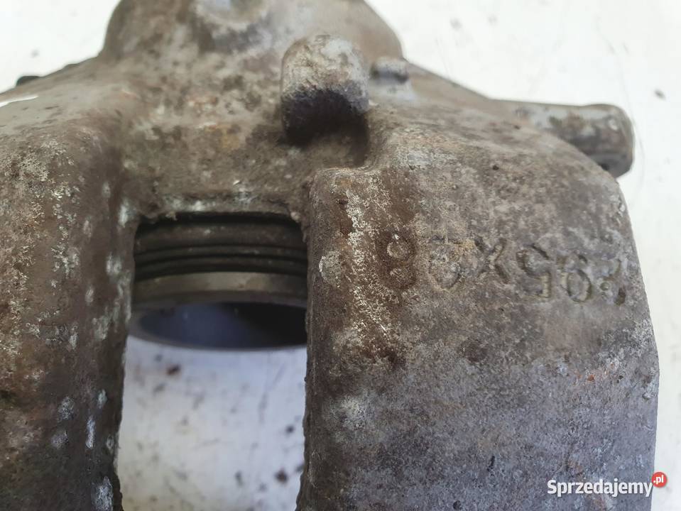 Mercedes W204 PRZEDNI ZACISK HAMULCOWY lewy Rudka