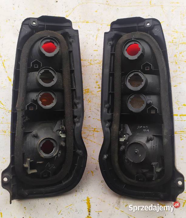TOYOTA HIACE 1995 1996 1998 LAMPA TYŁ PRAWA LEWA Wrocław