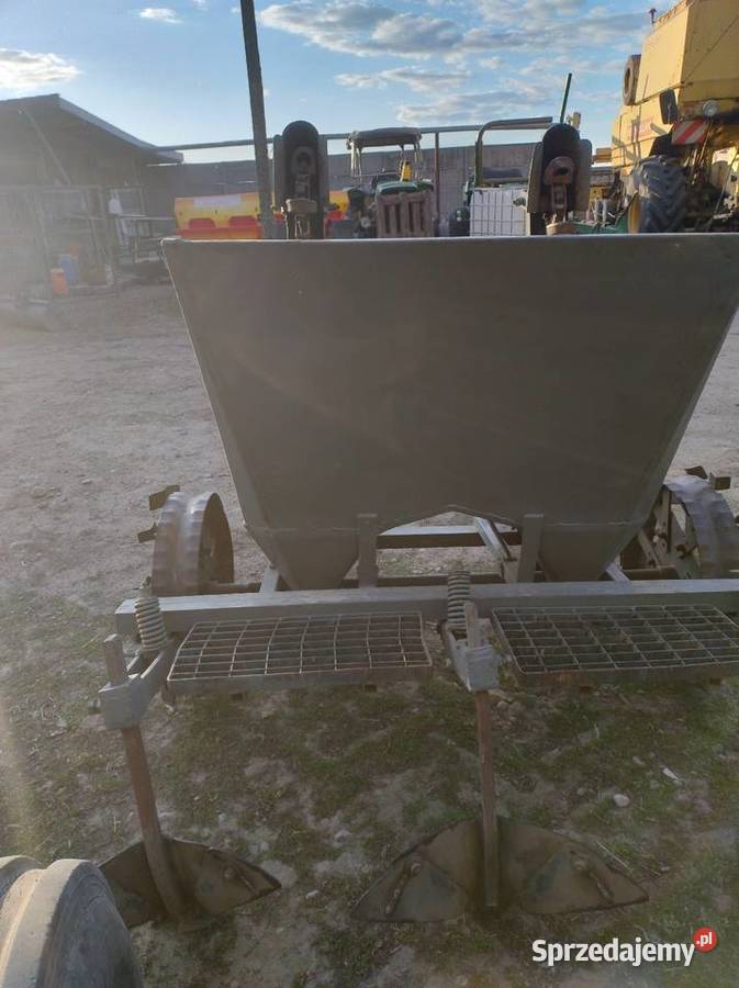 Sadzarka polska kubełkowa 2 sztuki Przasnysz