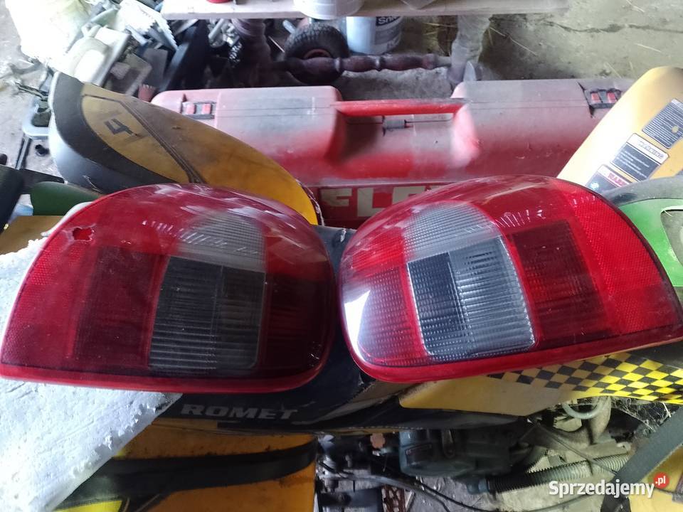 Voyager 4 lampa tylna prawa lewa małopolskie Siemiechów sprzedam