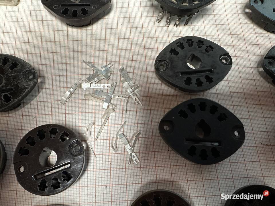 Podstawki lampy EF11EL155AZ12EF14i inne Y8A 21 Czechowice-Dziedzice