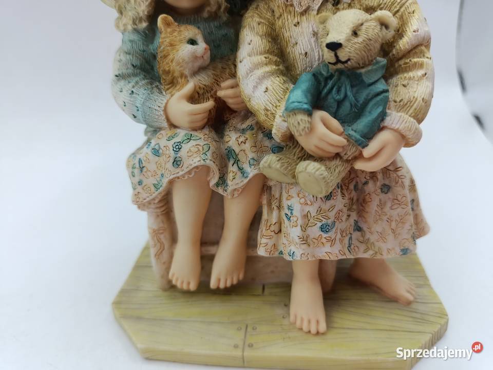 Figurka Dziewczynki z kotkiem i misiem Anglia Zamość