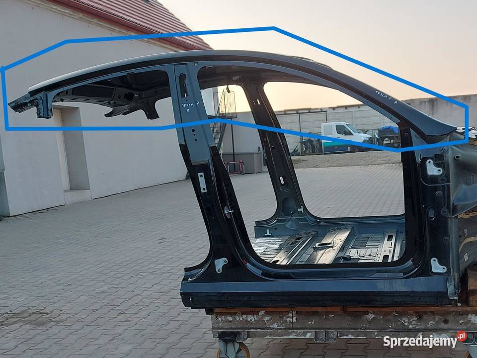 TESLA MODEL Y 2022r DACH czarny PBSB osobowe