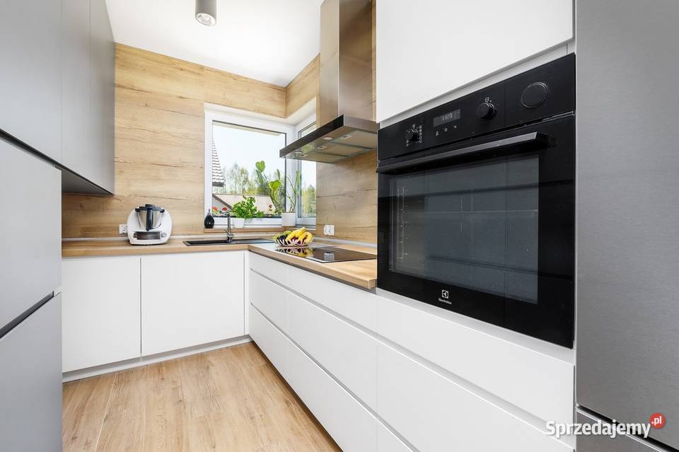 Sprzedam dombliźniak w Tomaszkowie 419m2 Domy Tomaszkowo