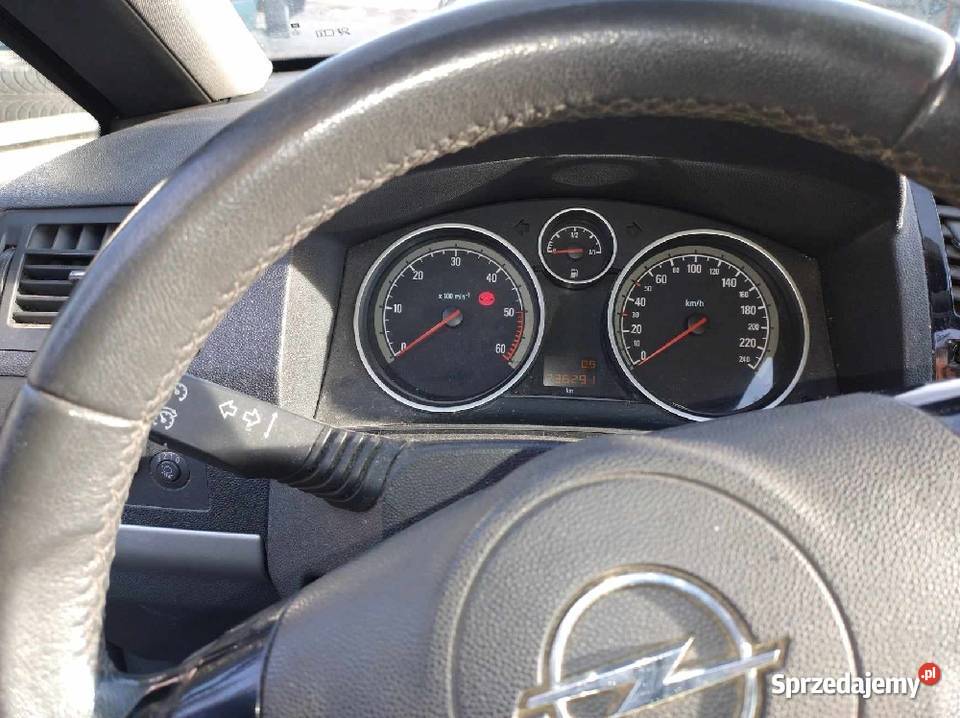 Opel Zafira 17 diesel 2010 rodzinny przestronny Rok produkcji 2010 Zafira mazowieckie Konie