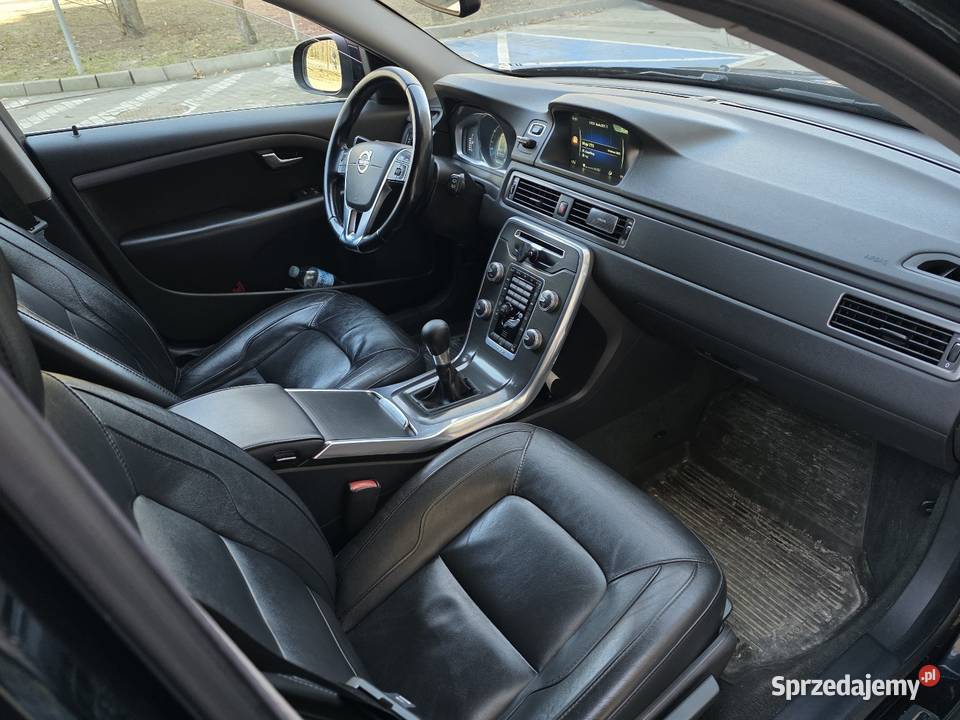 Volvo V70 20 D3 5cyl 2014r Polift nieuszkodzony Warszawa