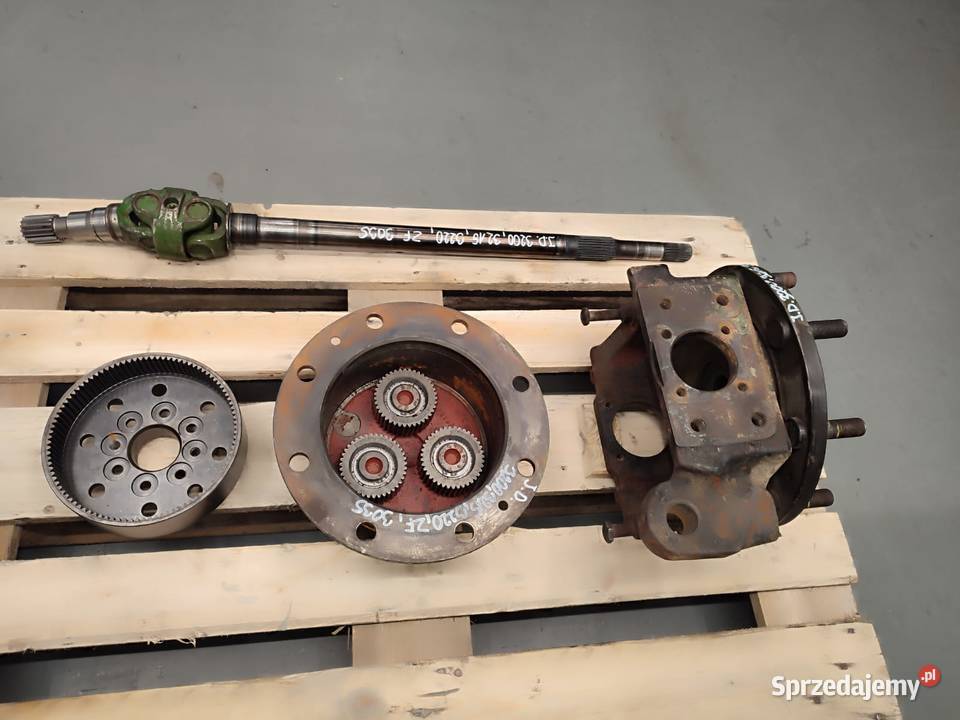 Zwolnica 110700 zwrotnica piasta półoś JOHN sprzedam