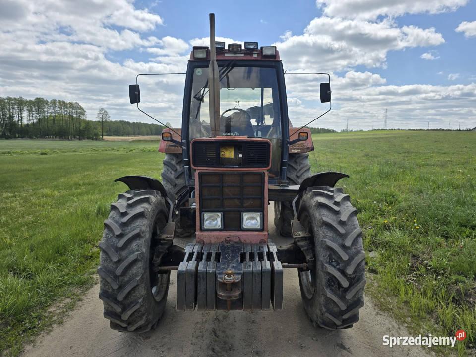 Ciągnik CASE IH 956 XL 4x4 polift 95 Napęd 4x4 Baliki