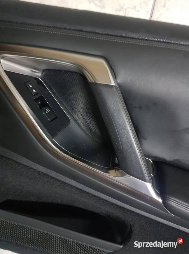 Boczek drzwi prawy skóra Nissan GTR GTR