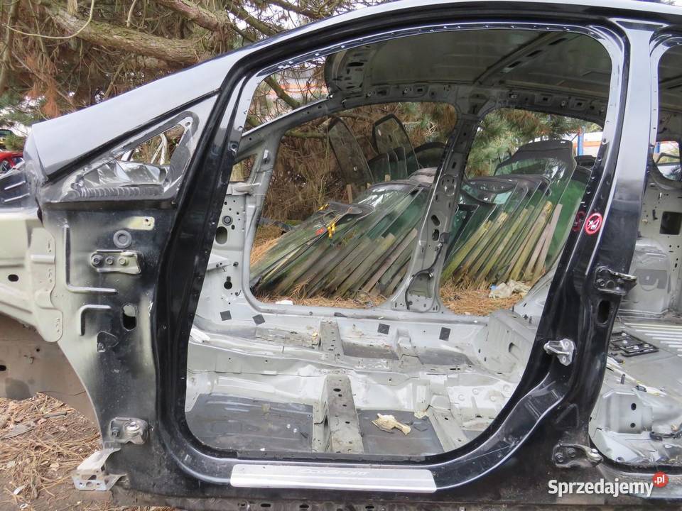 PRÓG SŁUPEK LEWY BOK ECOSPORT sprzedam